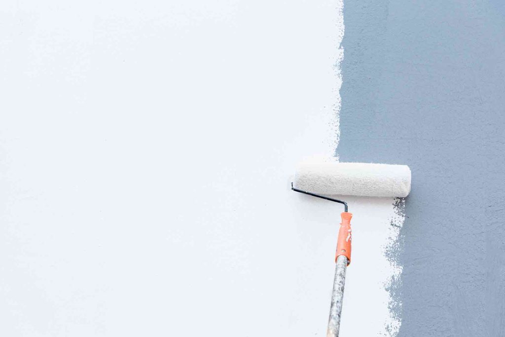 Featured-How-to-paint-a-wall-white